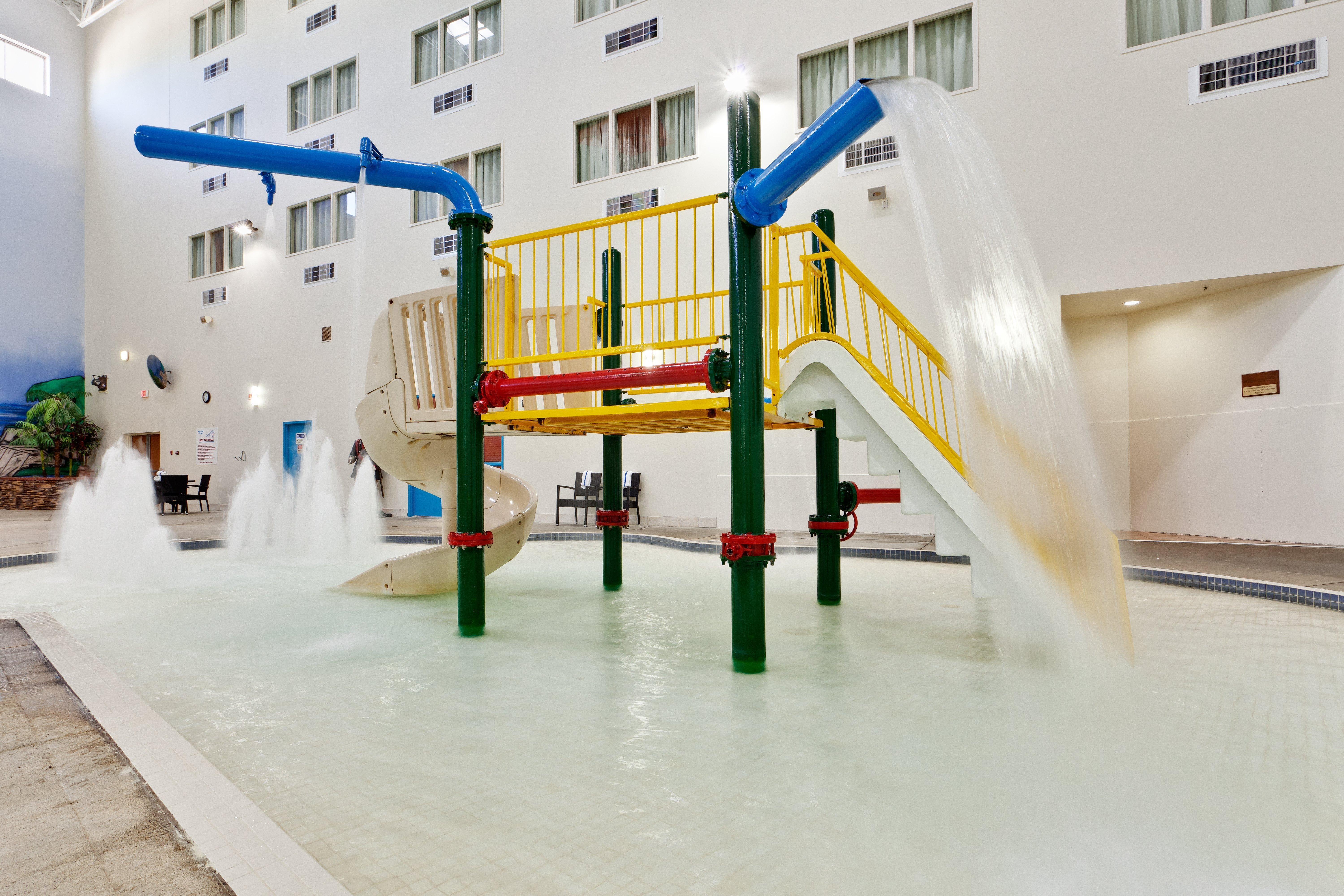 Holiday Inn Lethbridge By Ihg Exterior photo