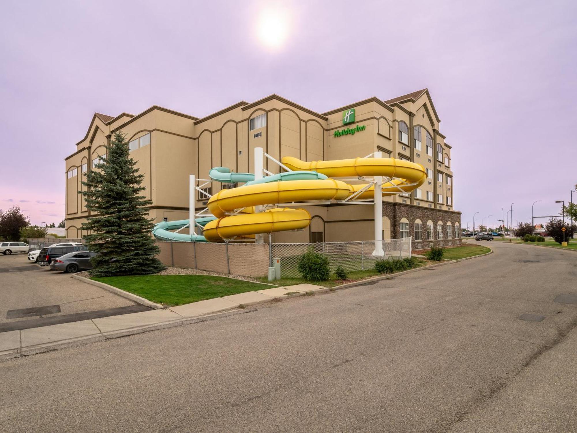 Holiday Inn Lethbridge By Ihg Exterior photo