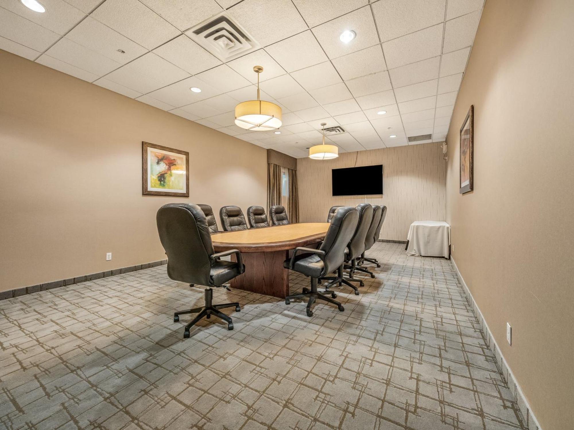 Holiday Inn Lethbridge By Ihg Exterior photo