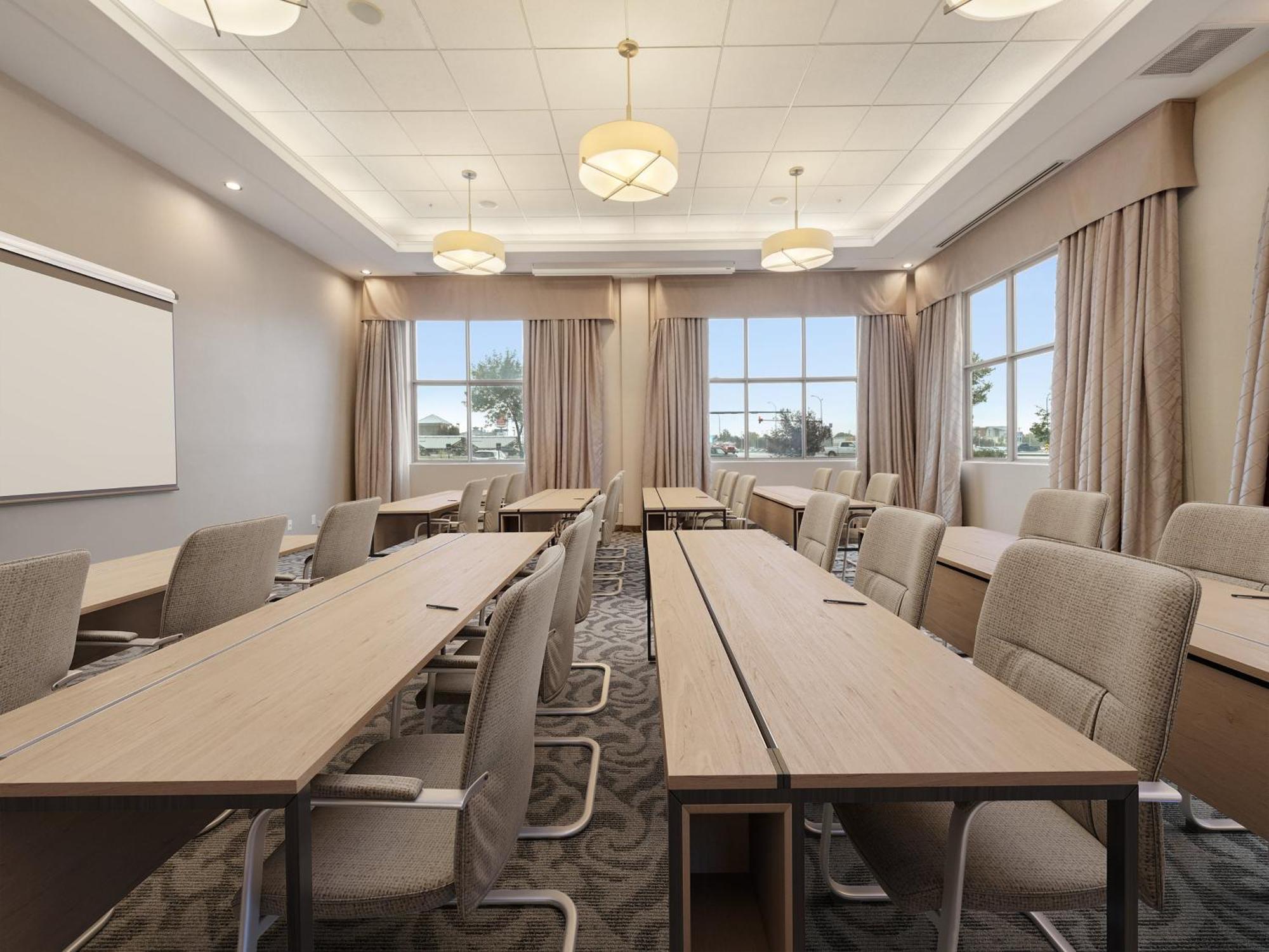 Holiday Inn Lethbridge By Ihg Exterior photo