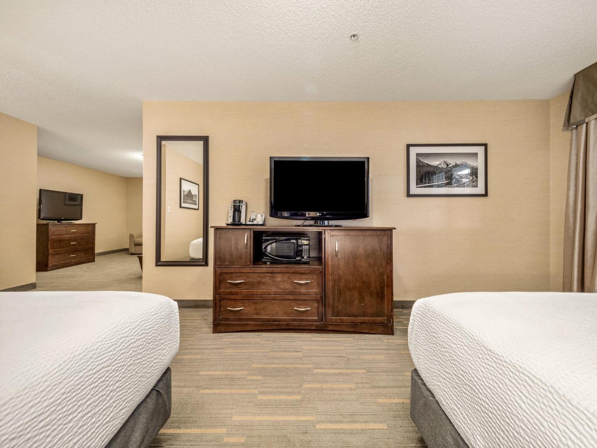 Holiday Inn Lethbridge By Ihg Exterior photo