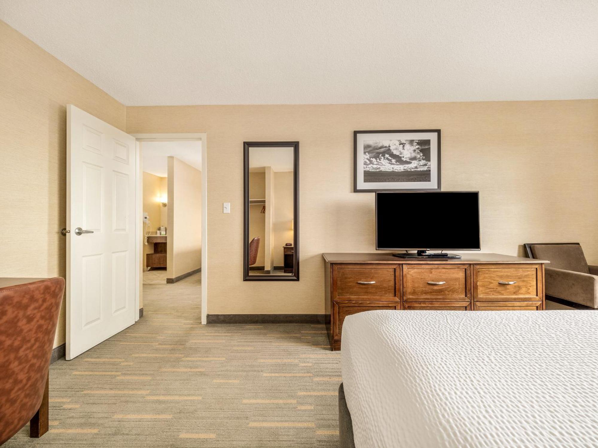 Holiday Inn Lethbridge By Ihg Exterior photo