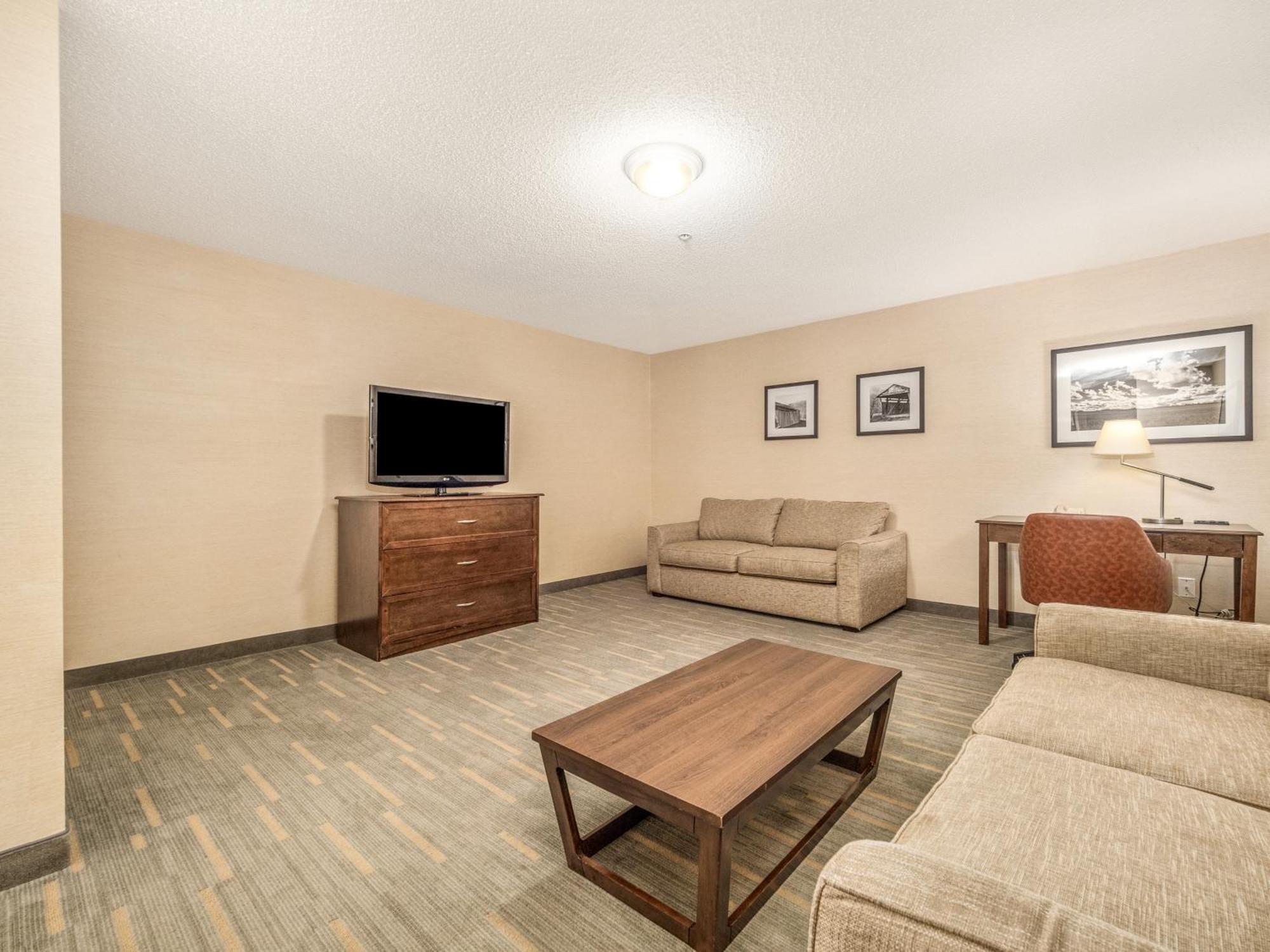 Holiday Inn Lethbridge By Ihg Exterior photo