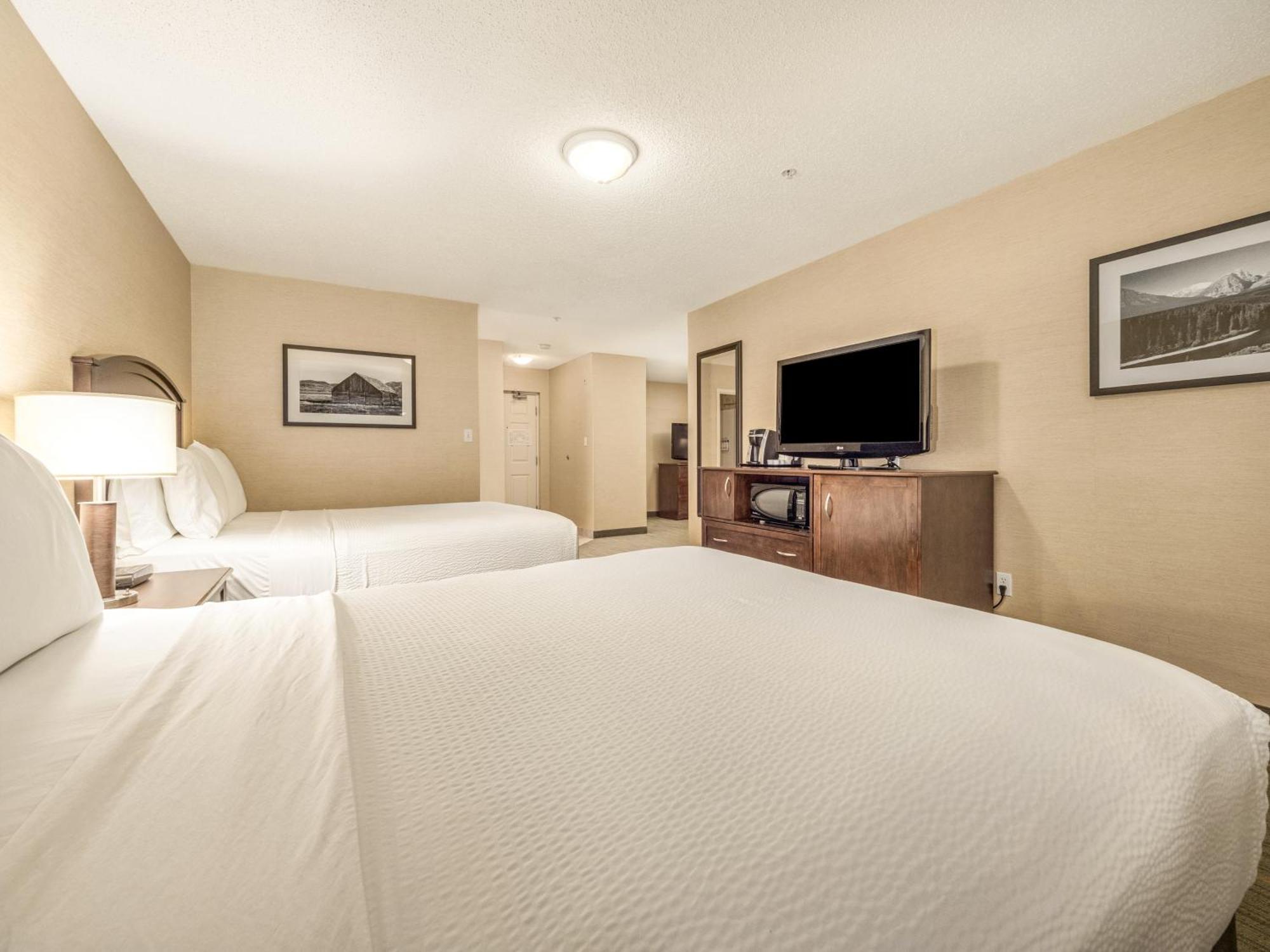 Holiday Inn Lethbridge By Ihg Exterior photo