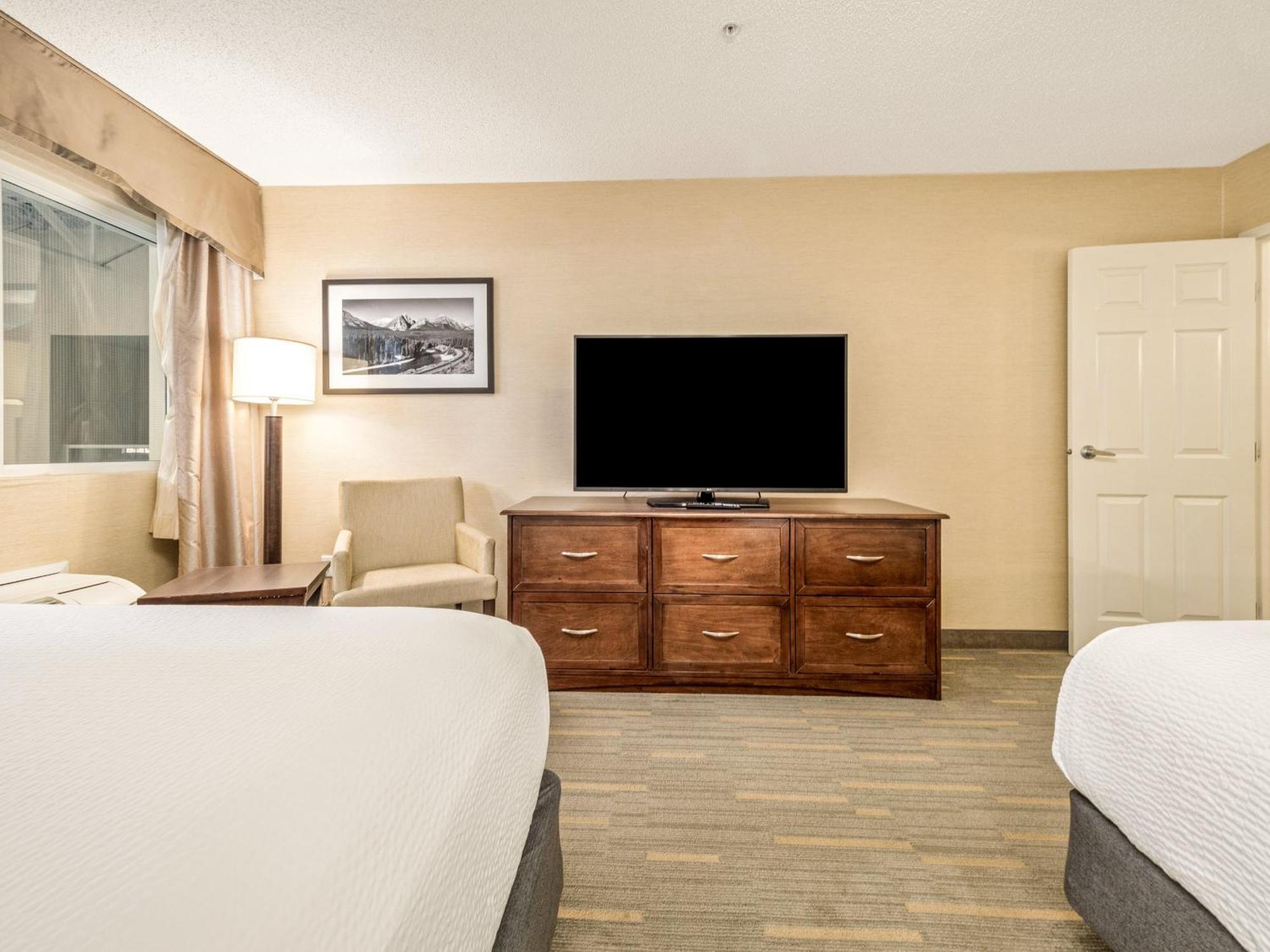 Holiday Inn Lethbridge By Ihg Exterior photo