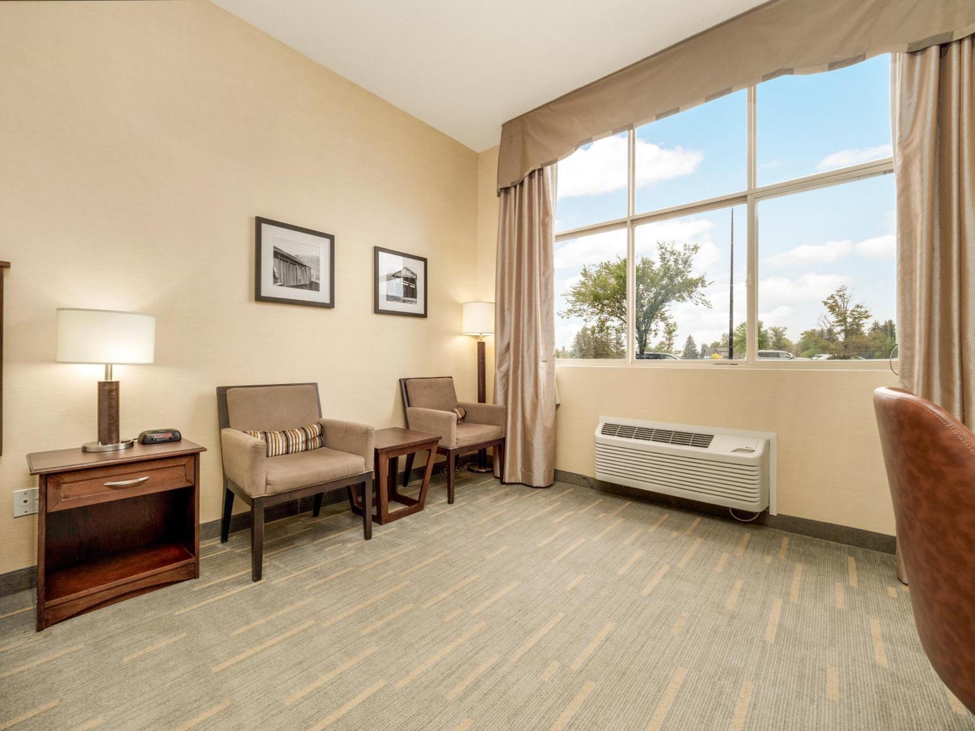 Holiday Inn Lethbridge By Ihg Exterior photo