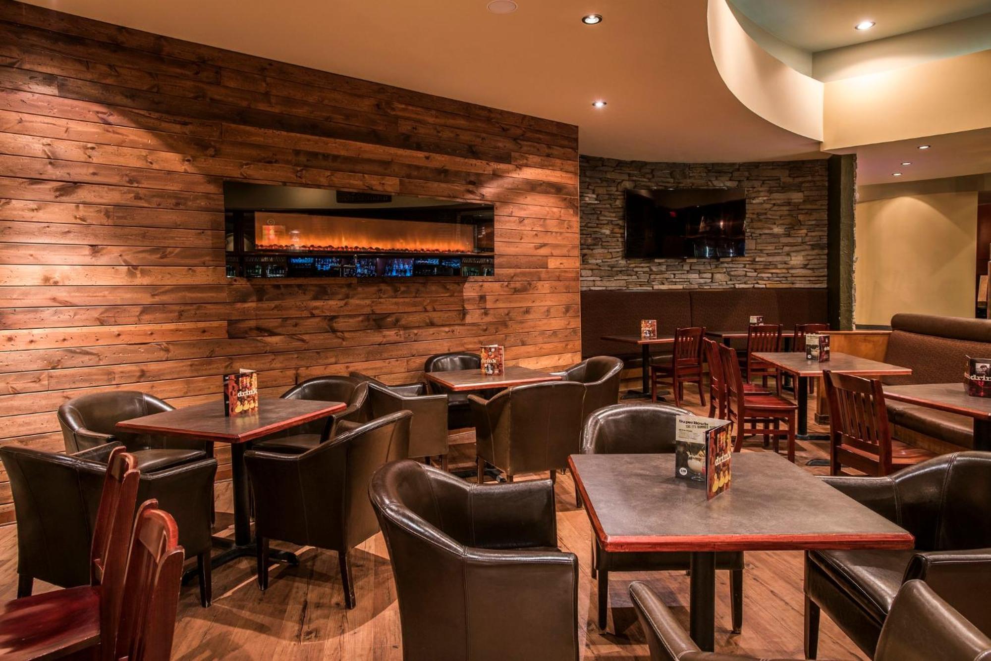 Holiday Inn Lethbridge By Ihg Exterior photo